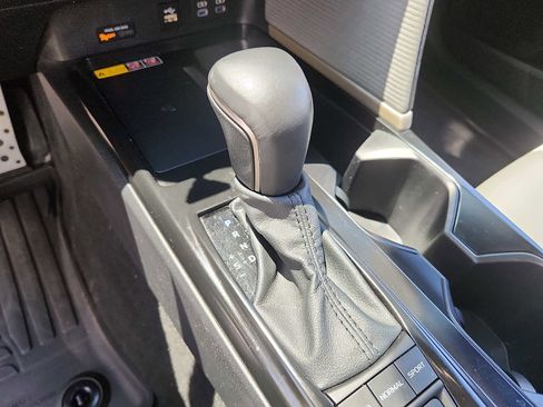 Used 2025 Toyota Camry SE w/ Convenience Package AWD/4WD image 15