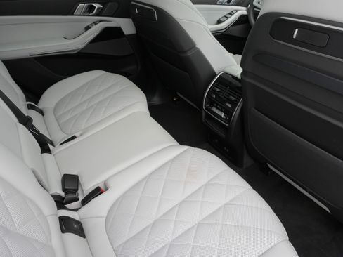 Certified 2026 BMW X7 xDrive40i AWD/4WD image 38