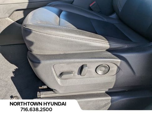 Used 2024 Chevrolet Tahoe LT image 35