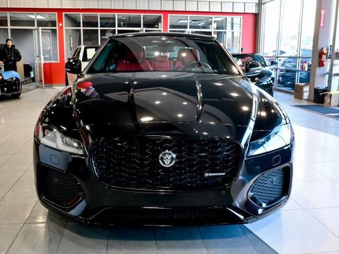 Used 2024 Jaguar XF R-Dynamic SE image 3