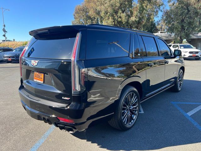 Used 2024 Cadillac Escalade ESV V w/ Heavy-Duty Trailer Package AWD/4WD image 7