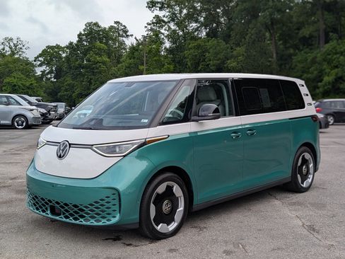 Used 2025 Volkswagen ID. Buzz Pro S Plus RWD image 5