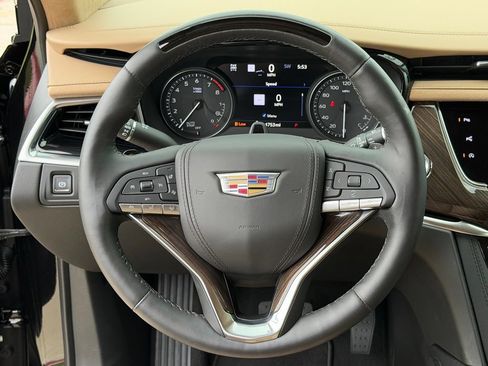 Used 2025 Cadillac XT6 Premium Luxury w/ Platinum Package AWD/4WD image 23