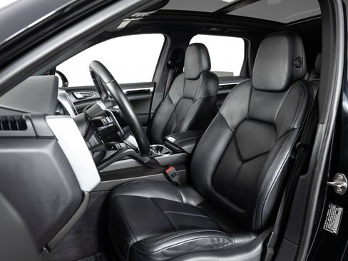 Used 2017 Porsche Cayenne S image 15