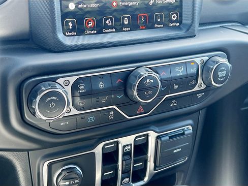 Used 2023 Jeep Wrangler Unlimited w/ Cold Weather Group AWD/4WD image 16