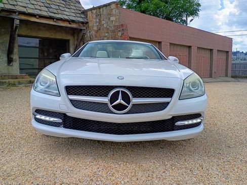 Used 2015 Mercedes-Benz SLK 250 image 3