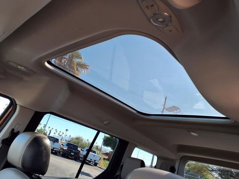 Used 2014 Ford Transit Connect Titanium image 7