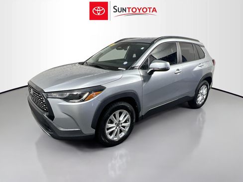 Used 2023 Toyota Corolla Cross LE FWD image 9
