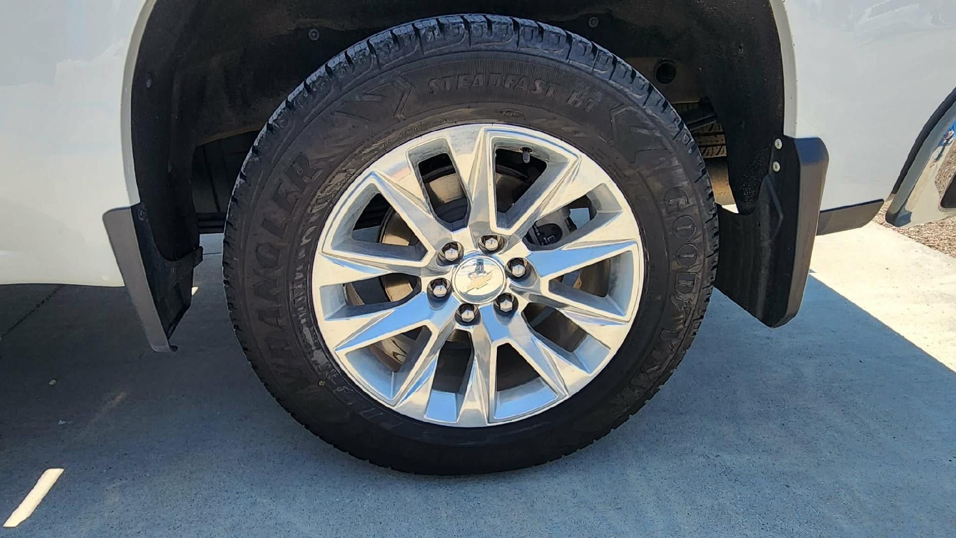 Used 2020 Chevrolet Silverado 1500 LTZ w/ LTZ Premium Package AWD/4WD image 6