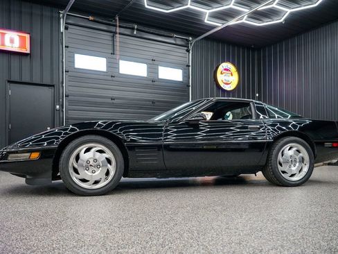 Used 1994 Chevrolet Corvette Coupe image 9