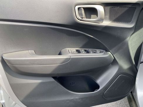 New 2026 Hyundai Venue SE FWD image 9