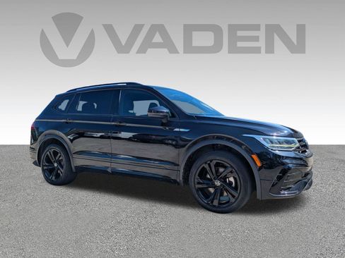Used 2023 Volkswagen Tiguan SE R-Line FWD image 3