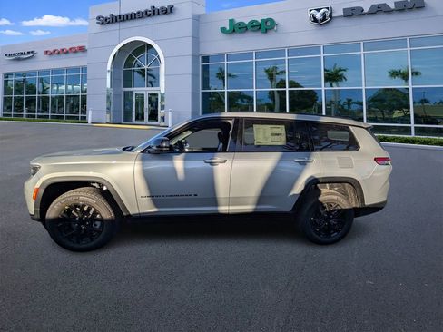 New 2025 Jeep Grand Cherokee L Laredo RWD image 4