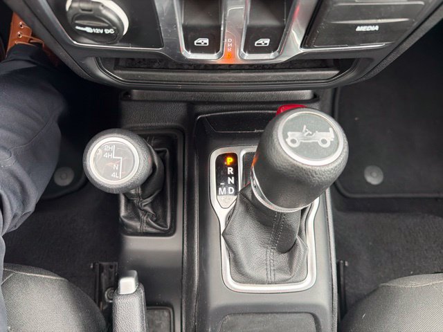 Used 2019 Jeep Wrangler Sport AWD/4WD image 16