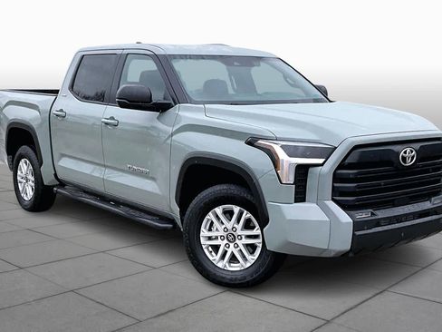 Used 2025 Toyota Tundra SR5 w/ SR5 Premium Package image 2