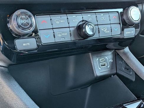 New 2026 Jeep Compass Limited image 21