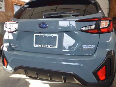 Used 2025 Subaru Crosstrek 2.0i Premium image 14