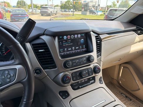 Used 2017 GMC Yukon Denali w/ Open Road Package AWD/4WD image 19
