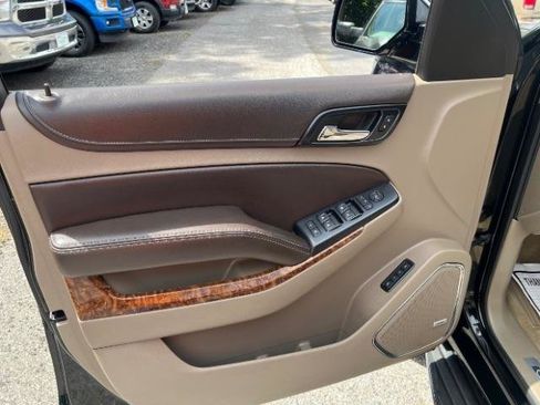 Used 2017 Chevrolet Tahoe Premier AWD/4WD image 30