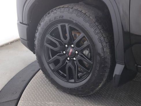 Used 2024 GMC Sierra 1500 Elevation w/ X31 Off-Road Package AWD/4WD image 13