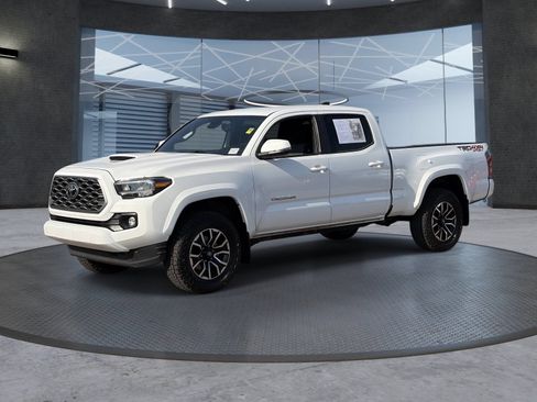 Used 2023 Toyota Tacoma TRD Sport AWD/4WD image 2
