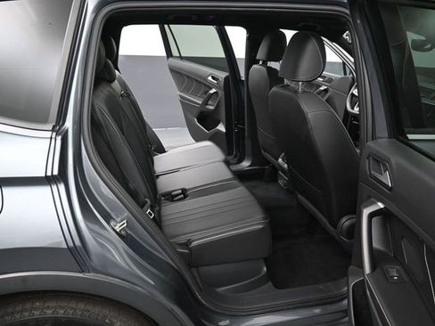 Used 2022 Volkswagen Tiguan SE R-Line image 34