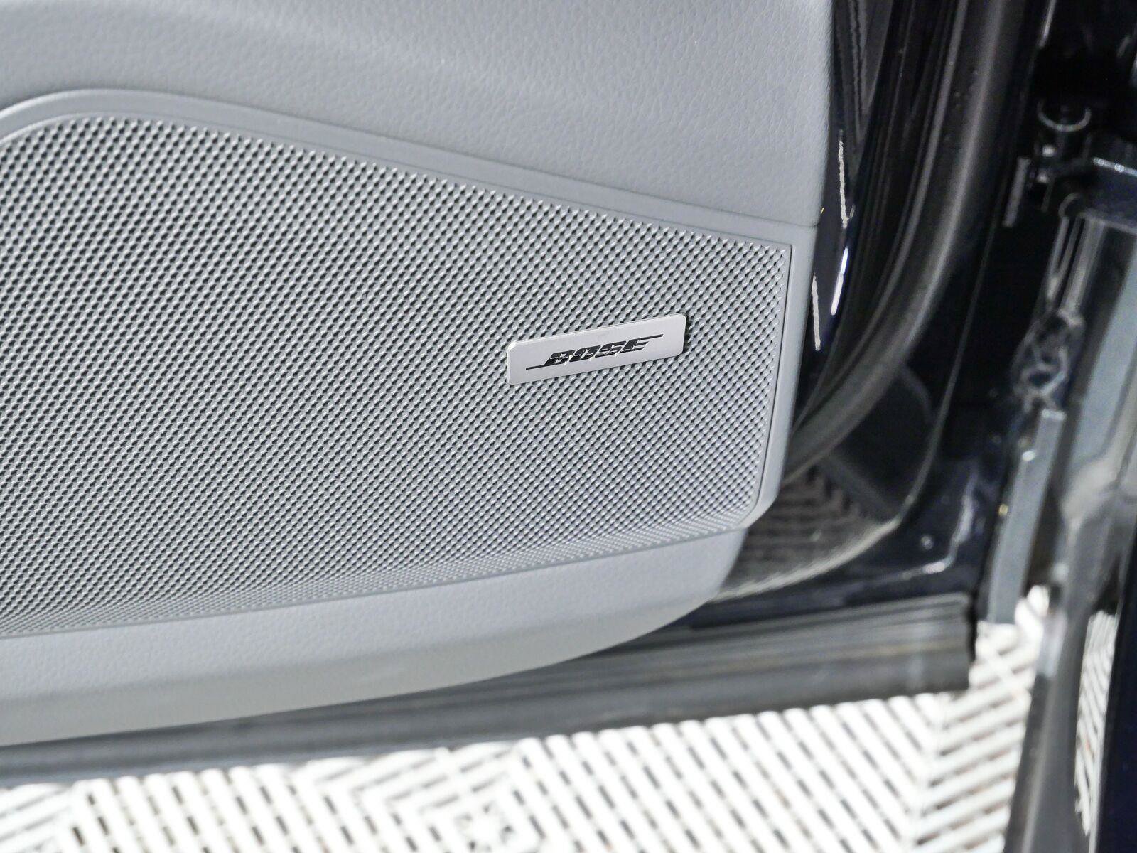 Certified 2023 Porsche Cayenne Platinum Edition AWD/4WD image 7