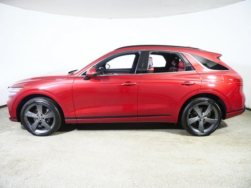 Used 2023 Genesis GV70 3.5T Sport w/ Sport Prestige Package AWD/4WD image 4