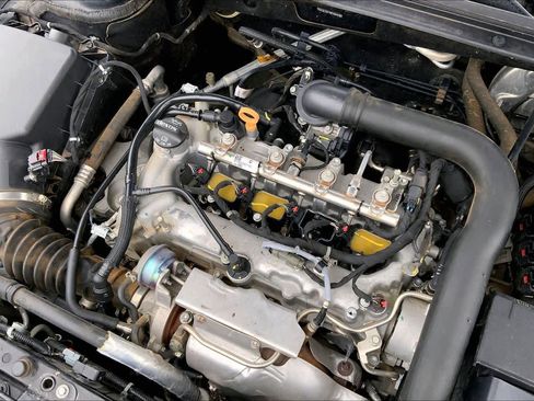 Used 2017 Chevrolet Malibu LT FWD image 32