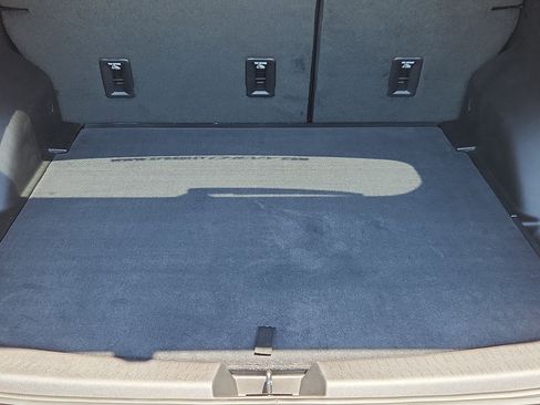 Used 2025 Chevrolet Equinox EV LT image 29