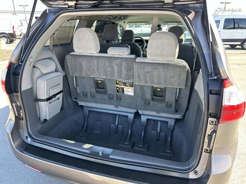 Used 2019 Toyota Sienna LE image 13