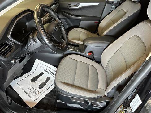 Used 2020 Ford Escape S image 19