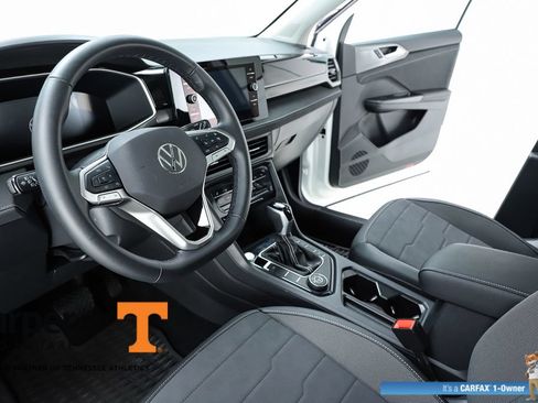 Used 2025 Volkswagen Taos SE AWD/4WD image 56