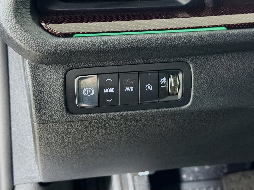 New 2026 Chevrolet Traverse RS w/ LPO, Floor Liner Package AWD/4WD image 11