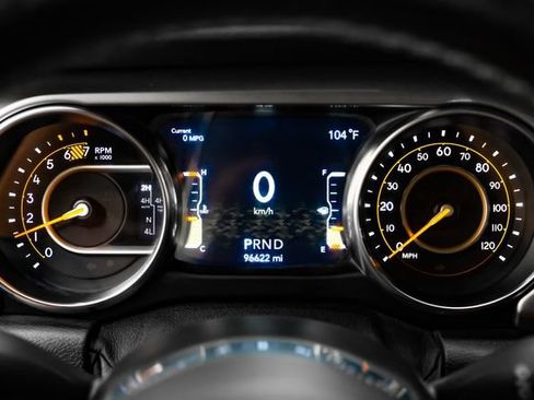 Used 2020 Jeep Wrangler Unlimited Sahara AWD/4WD image 17