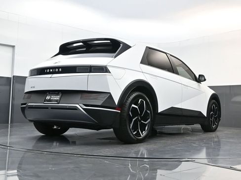 Certified 2024 Hyundai Ioniq 5 SEL image 22