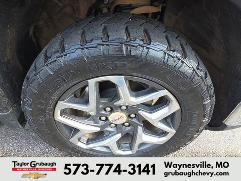 Used 2023 GMC Sierra 1500 SLT w/ SLT Premium Plus Package AWD/4WD image 12
