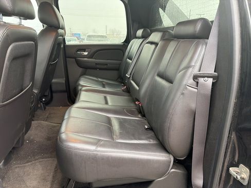 Used 2011 Chevrolet Avalanche LT w/ Suspension Package, Off-Road image 9