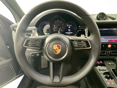 Certified 2026 Porsche Macan AWD/4WD image 20