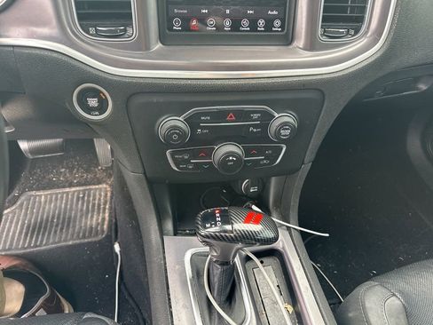 Used 2019 Dodge Charger SXT w/ Leather Interior Group RWD image 9