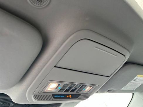 Used 2023 Ford Explorer XLT w/ Equipment Group 202A RWD image 30