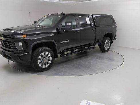 Used 2024 Chevrolet Silverado 2500 Custom w/ Custom Value Package AWD/4WD image 19
