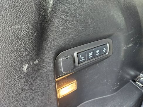 Used 2017 Ford Explorer Platinum image 9