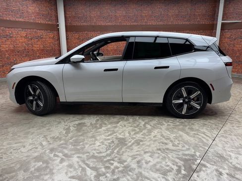Used 2026 BMW iX xDrive45 image 2