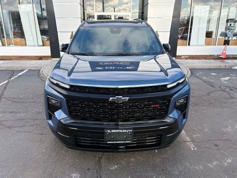 Used 2024 Chevrolet Traverse RS image 8