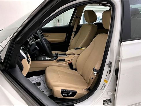 Used 2018 BMW 320i Sedan image 31