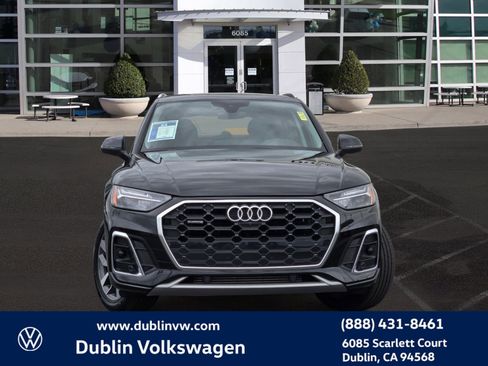 Used 2023 Audi Q5 2.0T Premium Plus w/ Premium Plus Package AWD/4WD image 2