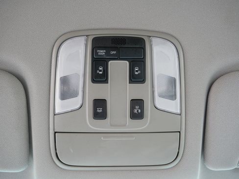 Certified 2019 Kia Sedona EX FWD image 33