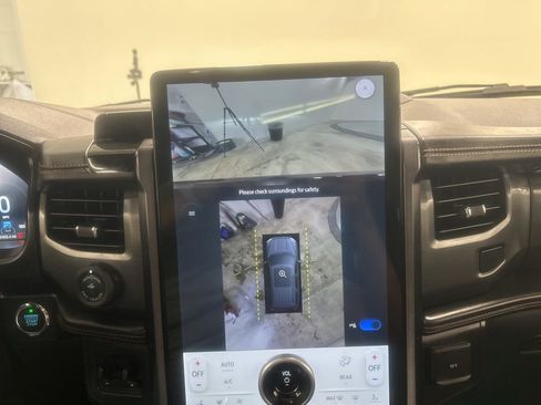 Used 2022 Ford Expedition Max Platinum image 26