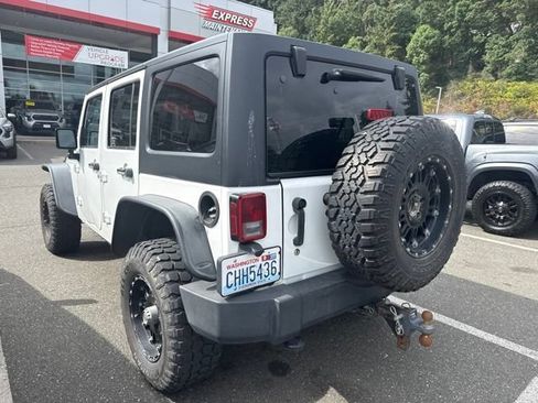 Used 2014 Jeep Wrangler Unlimited Sport w/ Max Tow Package AWD/4WD image 16